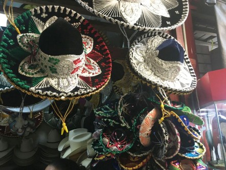 SOMBRERO MUY A LA MEXICANA